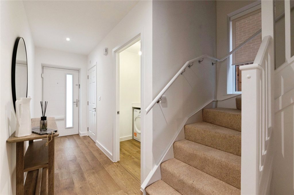 Property photo 3 of 27 Entrance Hallway