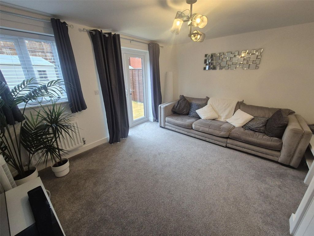 Property photo 3 of 10 Picture No. 02