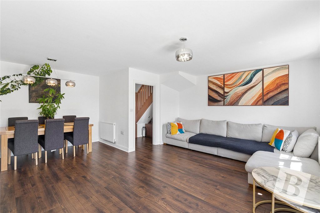 Property photo 3 of 16 Living Room