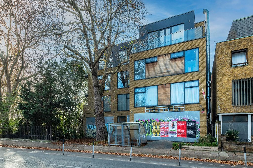 Property photo 1 of 9 Photo 6