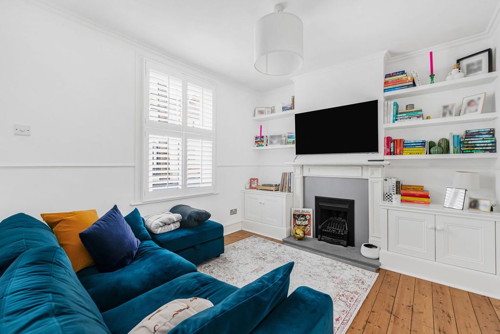 Property photo 2 of 19