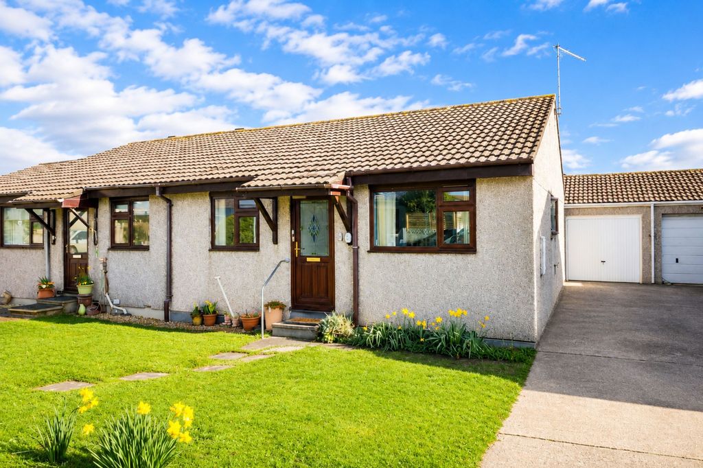 Property photo 1 of 13 External
