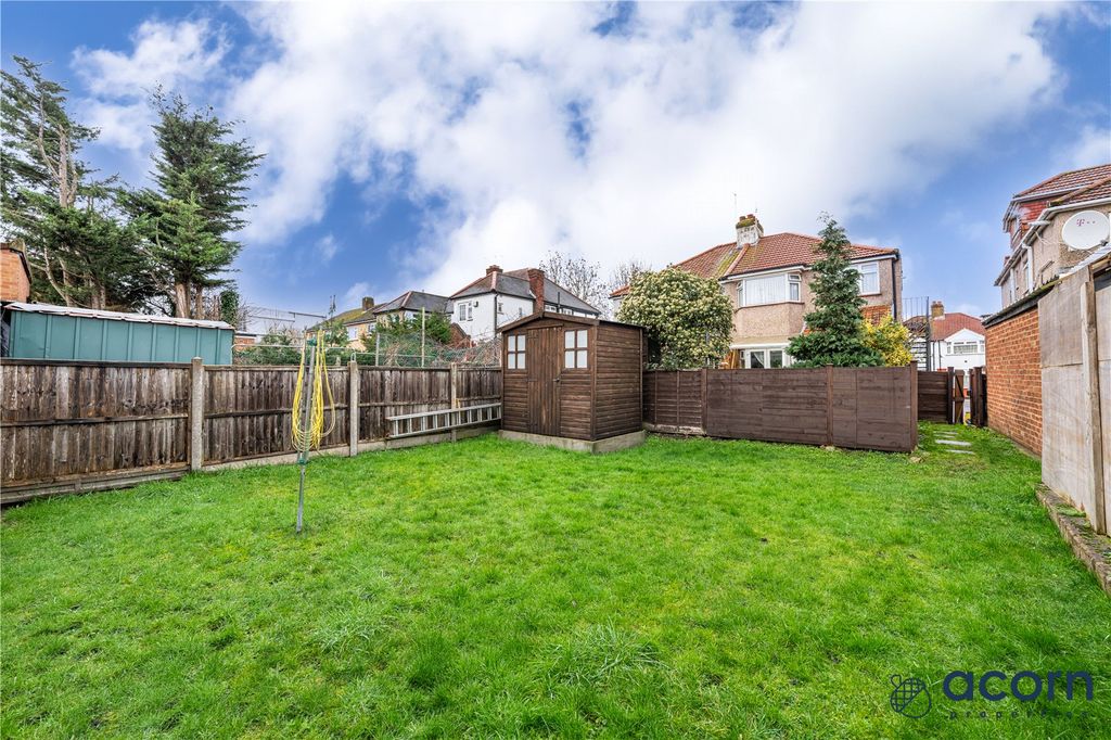 Property photo 3 of 19 Picture No. 17