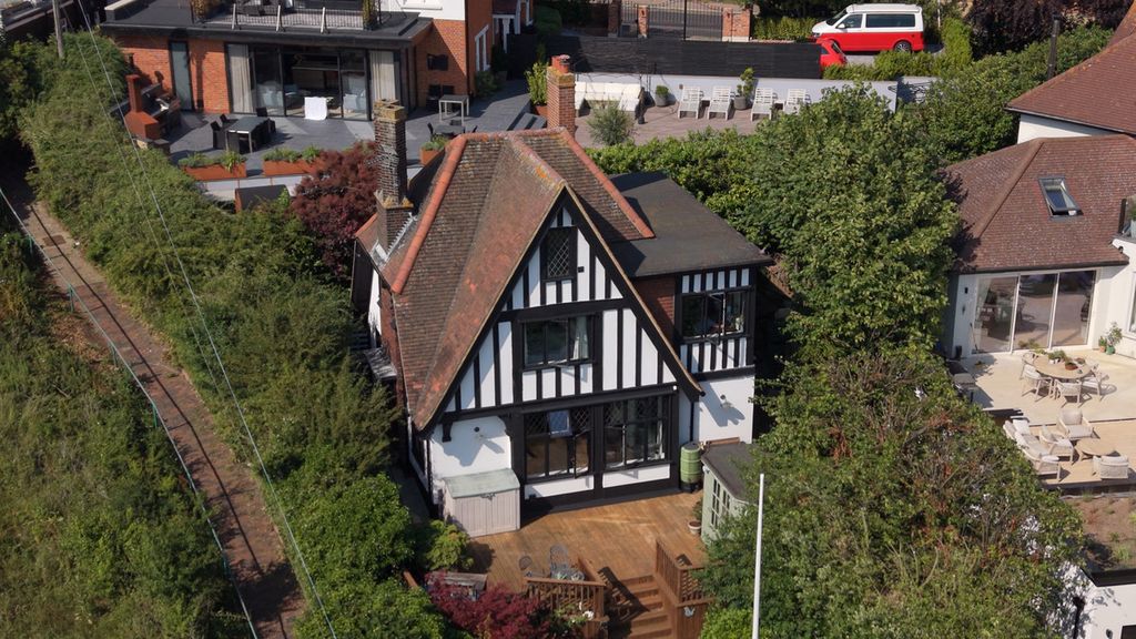 Property photo 1 of 45