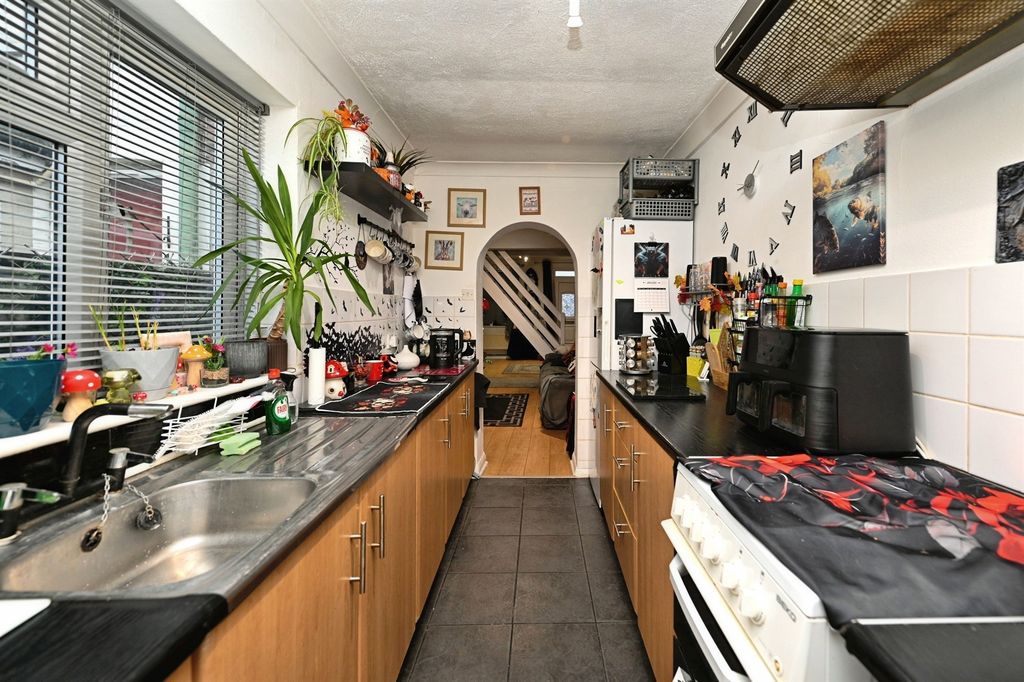 Property photo 3 of 15