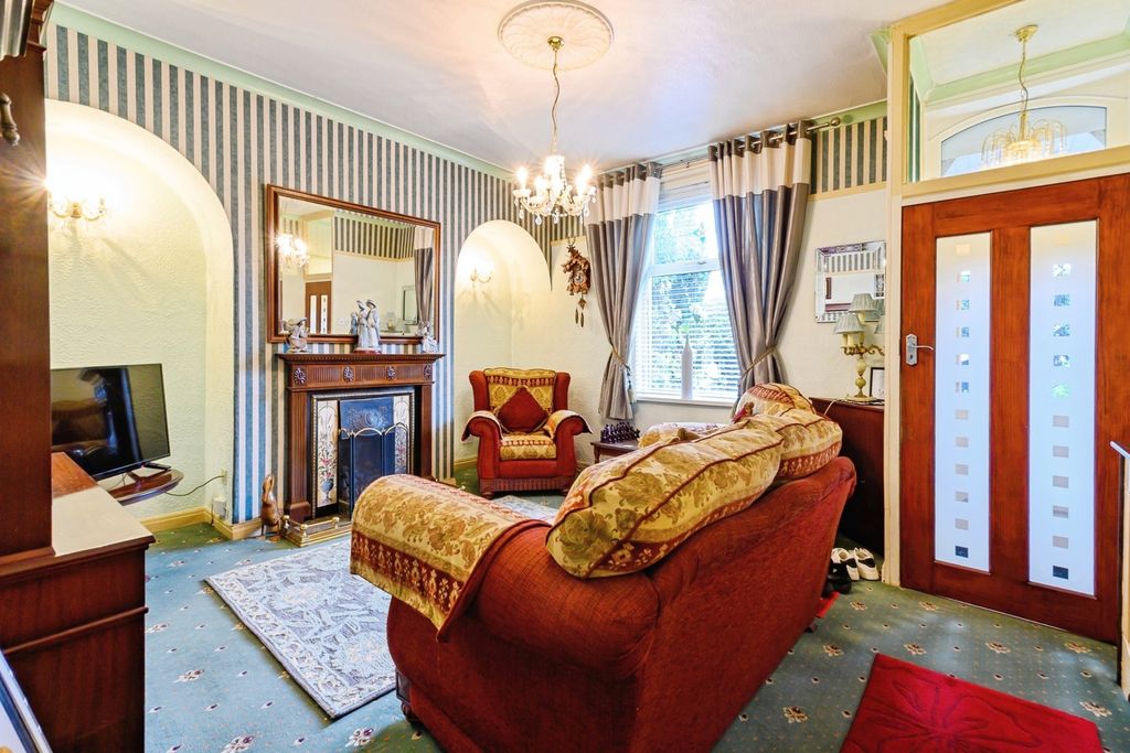 Property photo 3 of 17 Photo