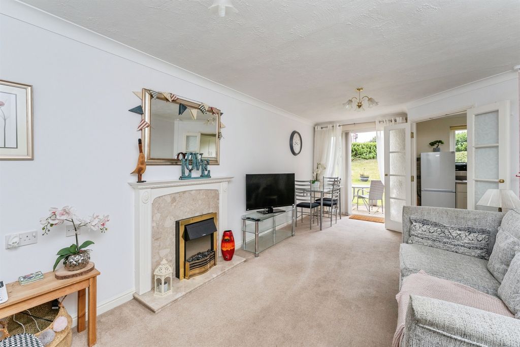 Property photo 2 of 16