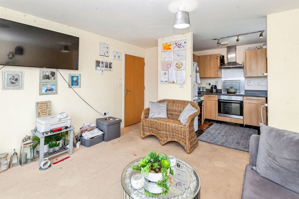 Property photo 3 of 13