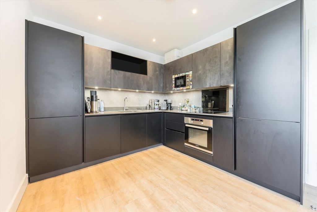 Property photo 3 of 4