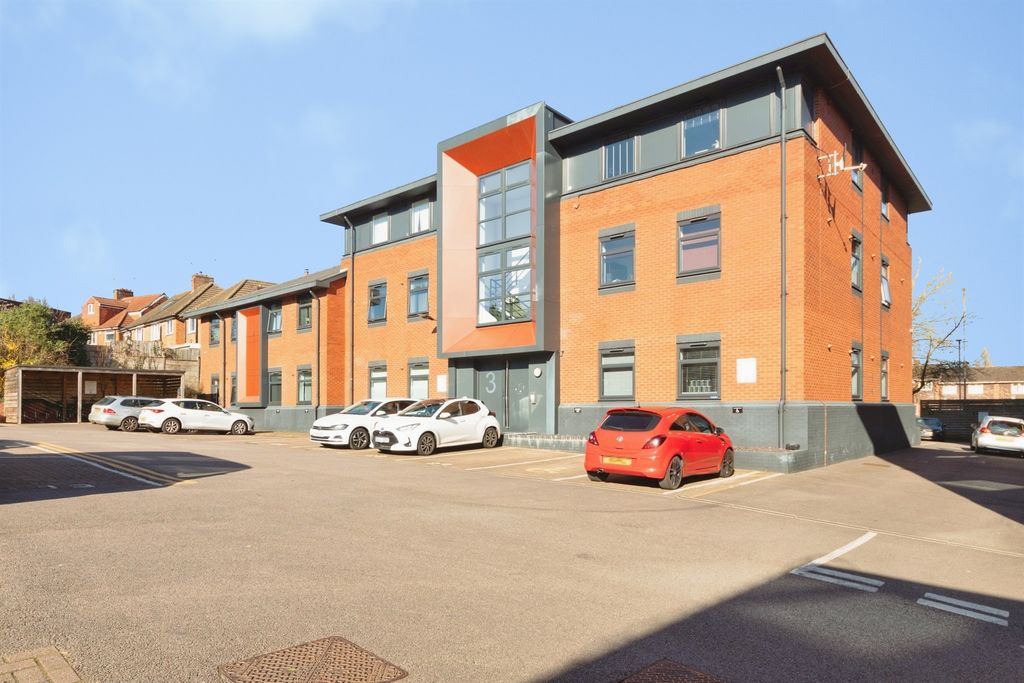 Property photo 1 of 20