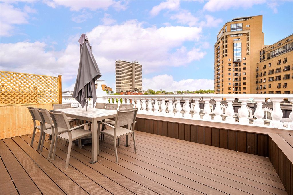 Property photo 3 of 14 Terrace