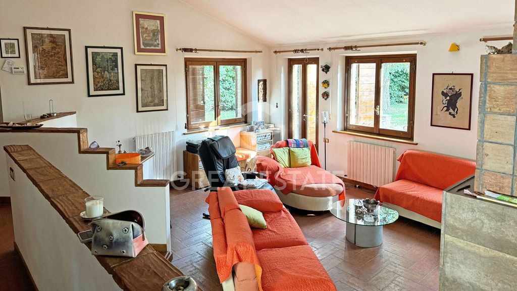 Property photo 2 of 16 Interiors