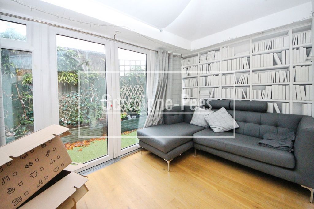 Property photo 3 of 11