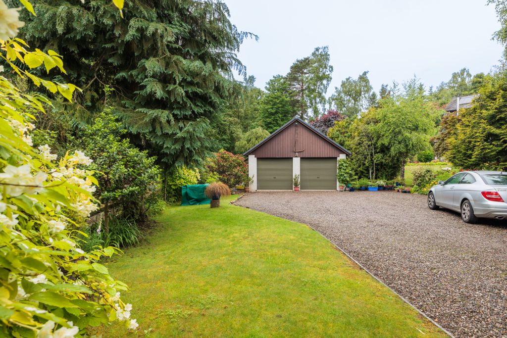 Property photo 2 of 58