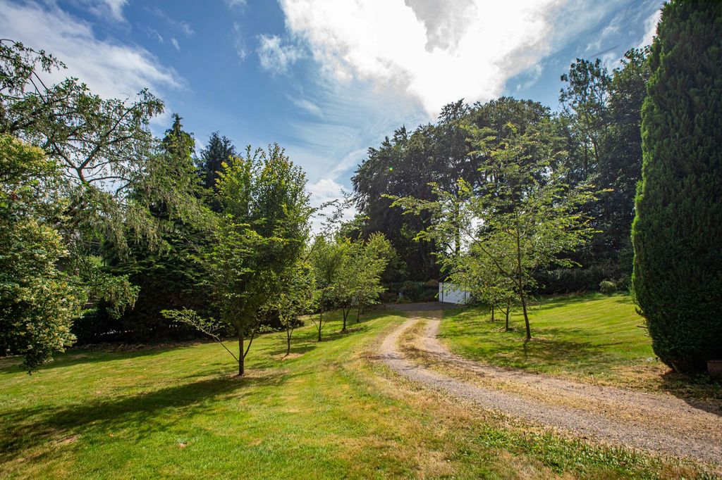 Property photo 2 of 49