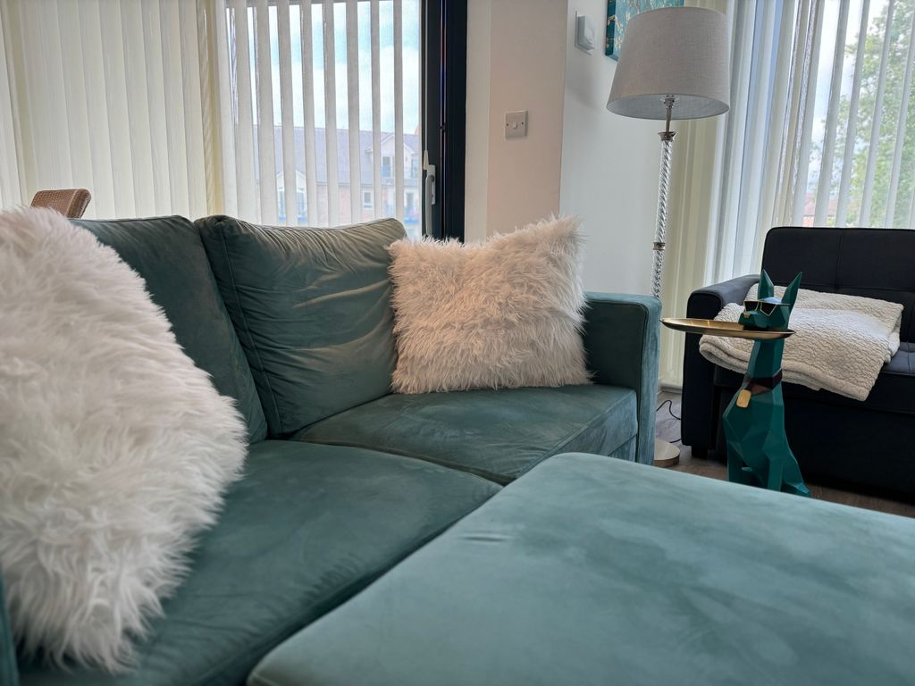 Property photo 2 of 18 Image