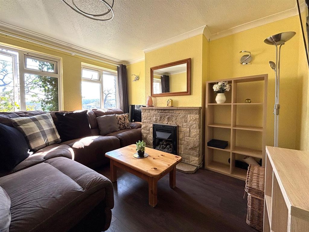 Property photo 3 of 18 4311 Lounge.Jpeg