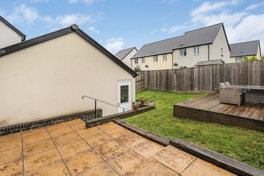 Property photo 3 of 18