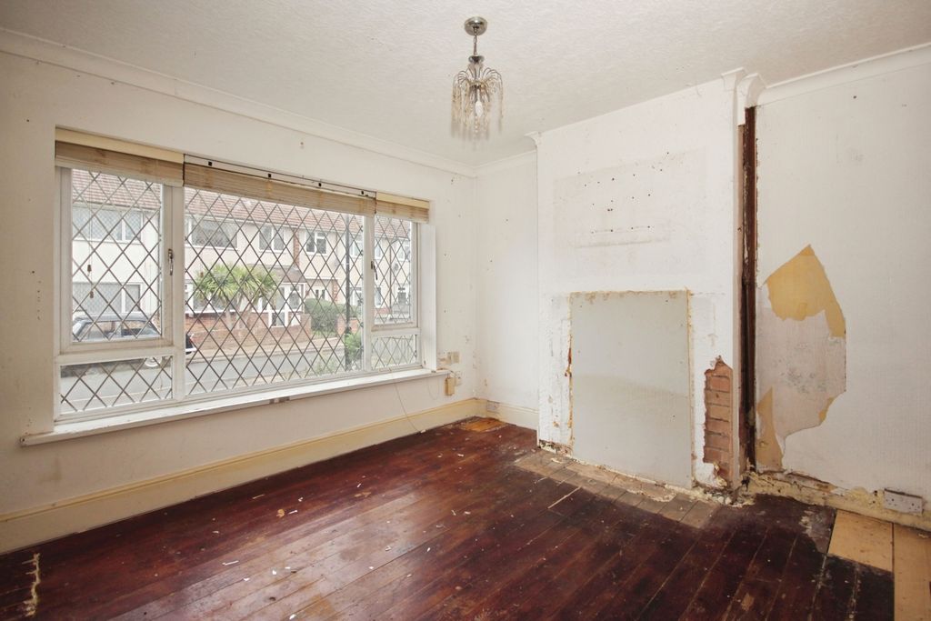 Property photo 2 of 13 Image 2