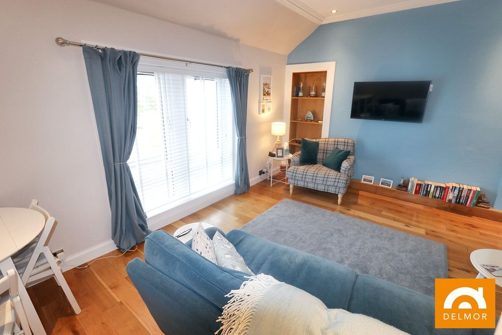 Property photo 3 of 18