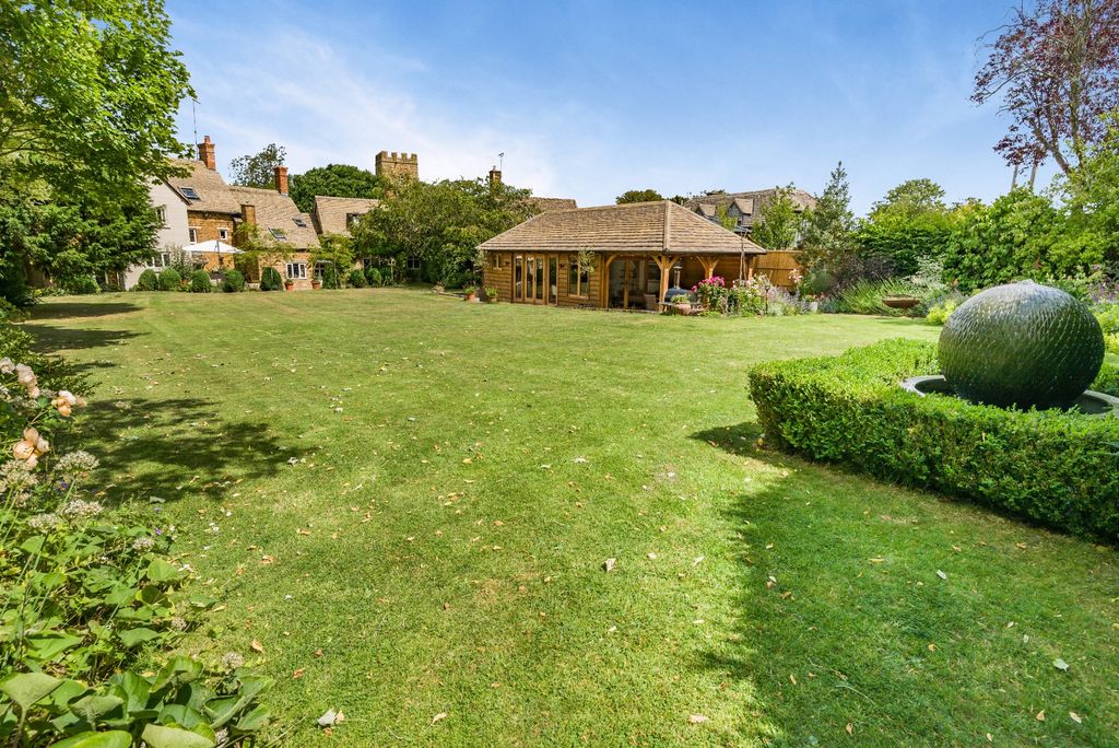 Property photo 3 of 18 Picture No. 06