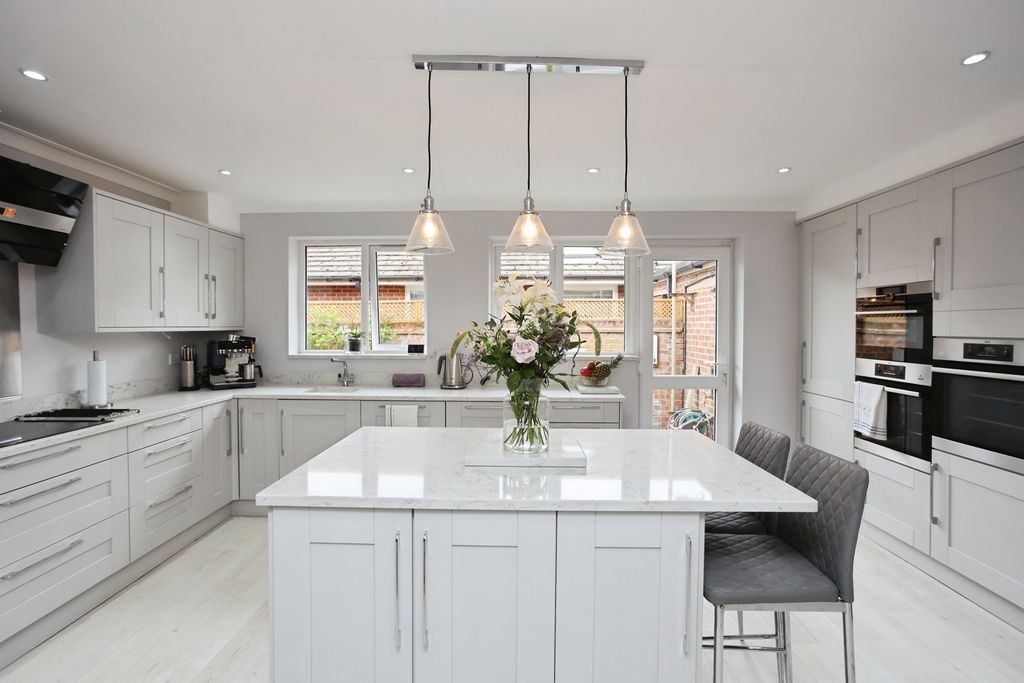 Property photo 2 of 23 Pbox-Img.Jpg