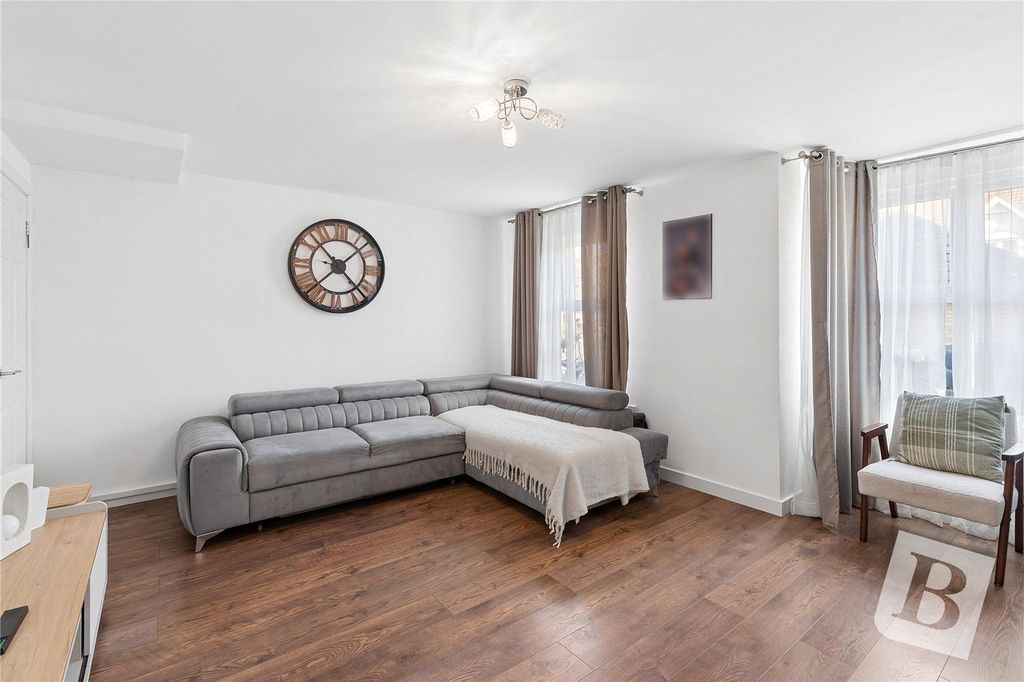 Property photo 2 of 15 Living Room