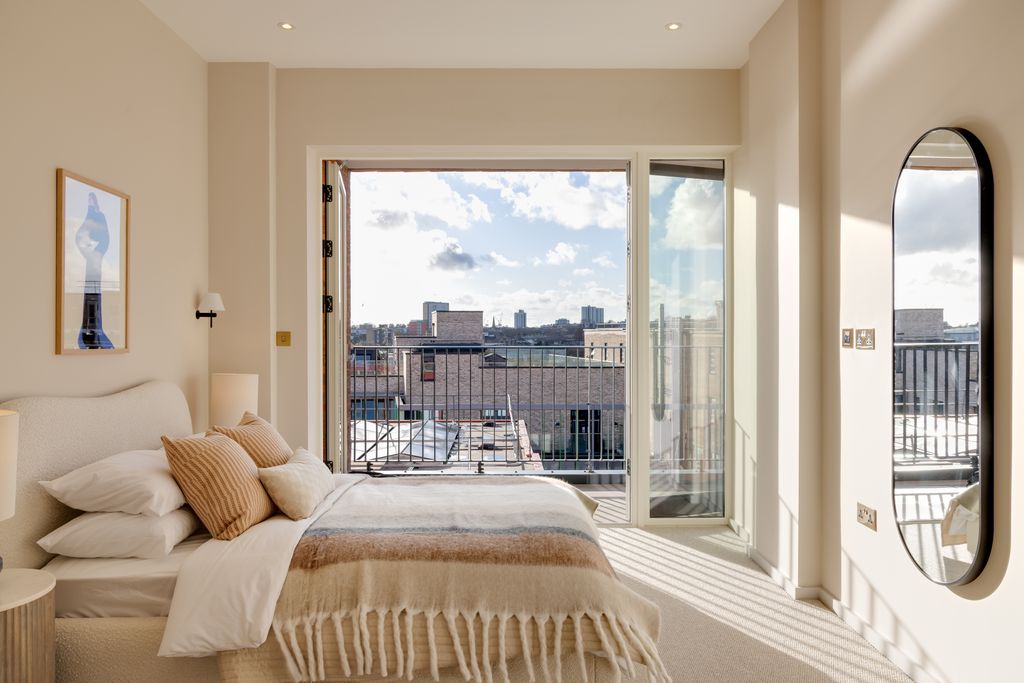 Property photo 3 of 8 The Tipton 25(Penthouse)-16.Jpg