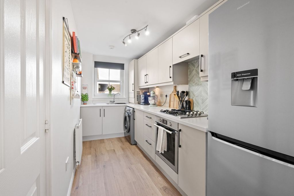 Property photo 2 of 29 Kitchen