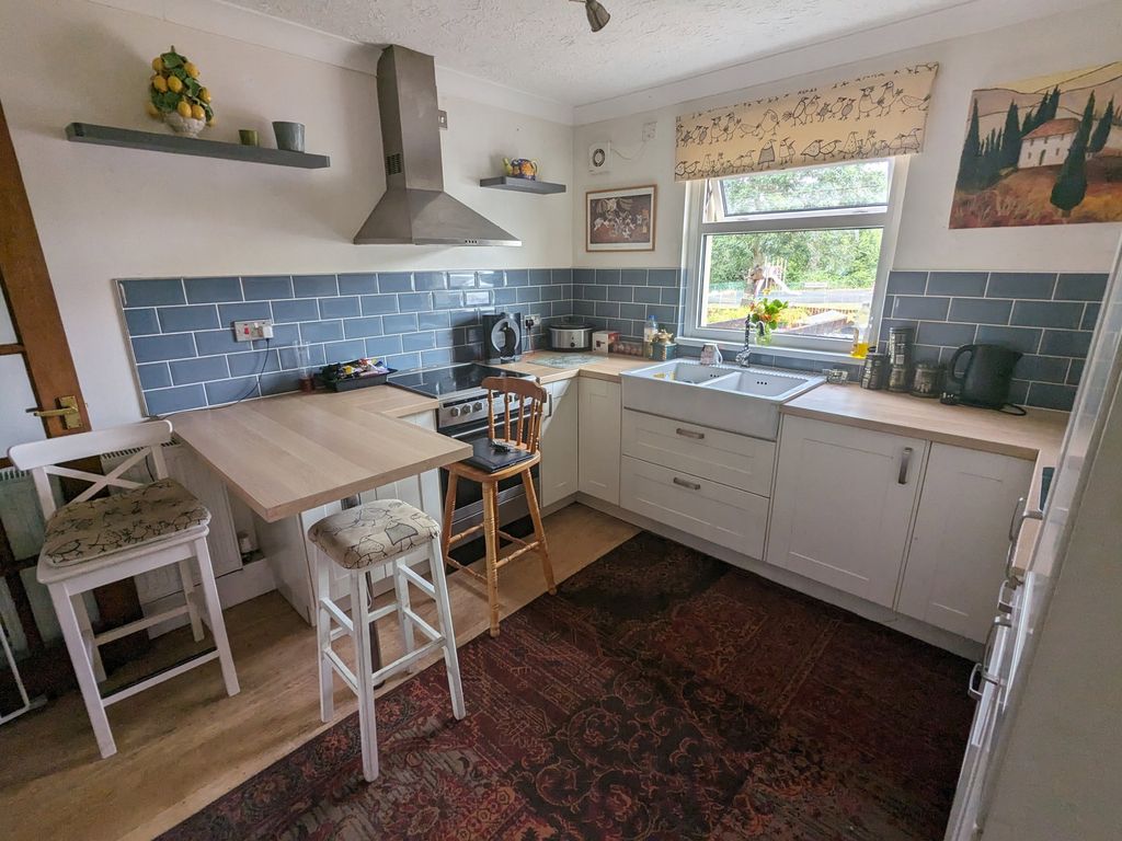 Property photo 2 of 41