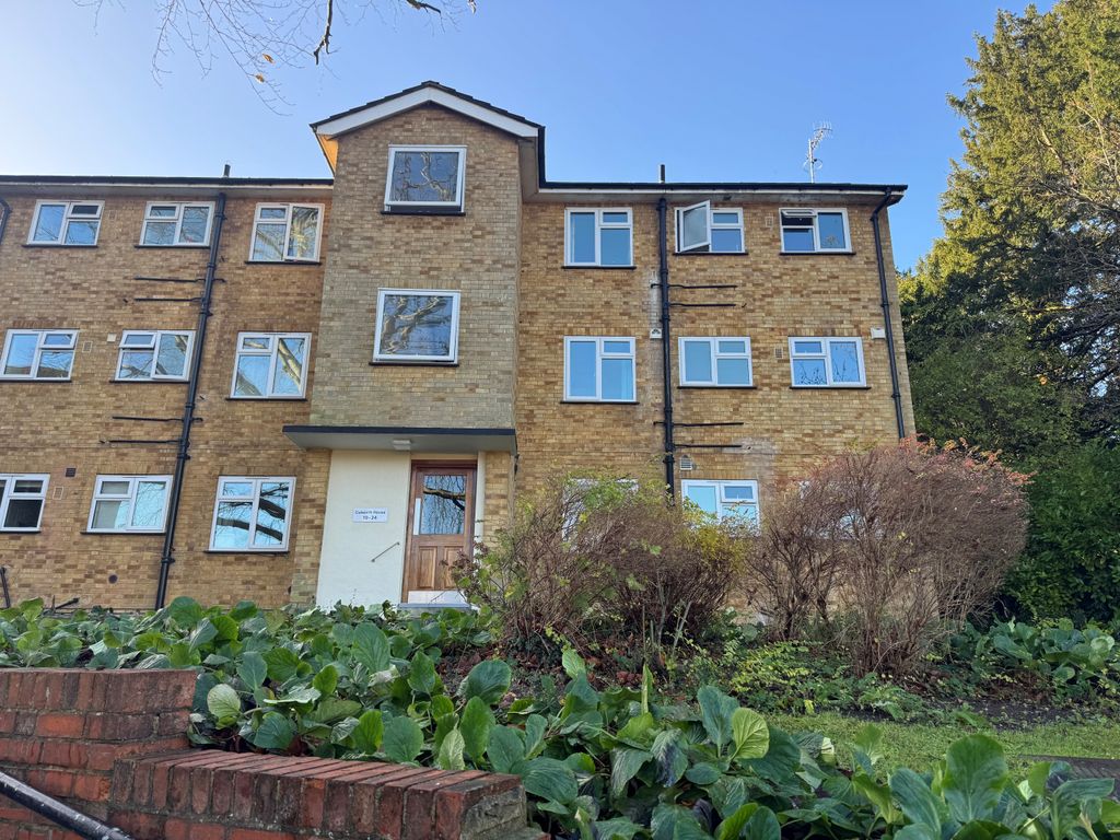 Property photo 1 of 11 22 Culworth House - Front 2