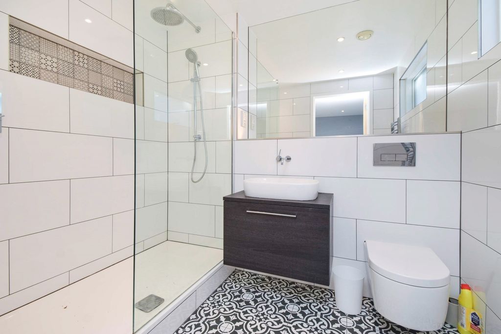 Property photo 2 of 10 9c5c265B-d65d-F11...