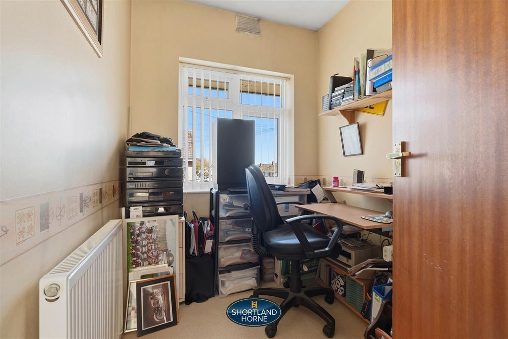 Property photo 3 of 38 Bedroom 3