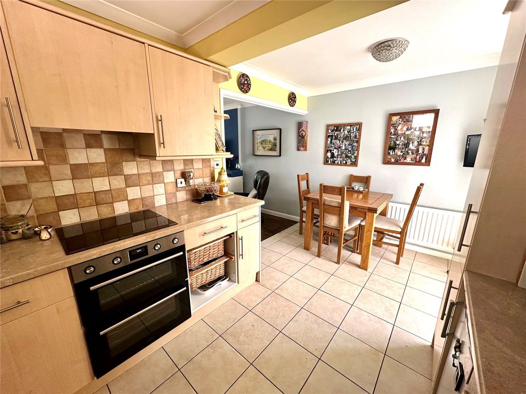 Property photo 3 of 11 Picture No. 12
