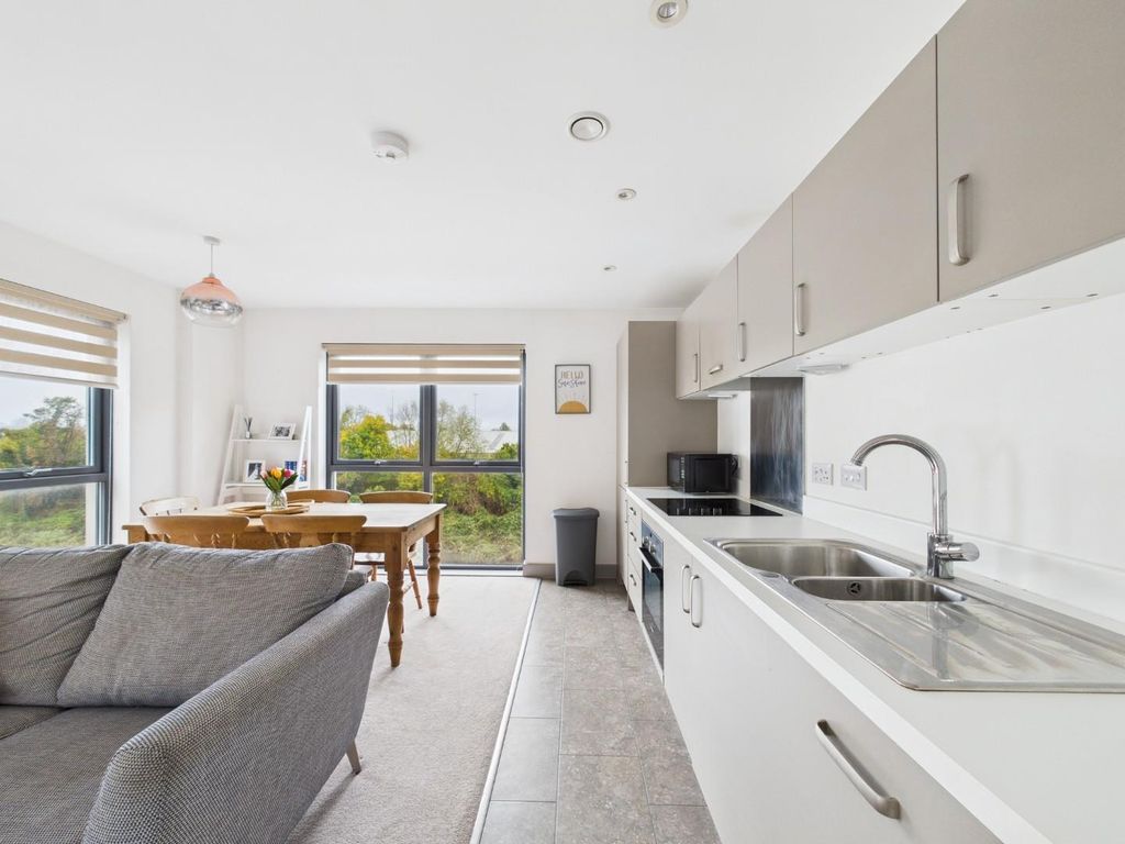 Property photo 3 of 26 Cam01576G0-Pr0325-Still011.Jpg