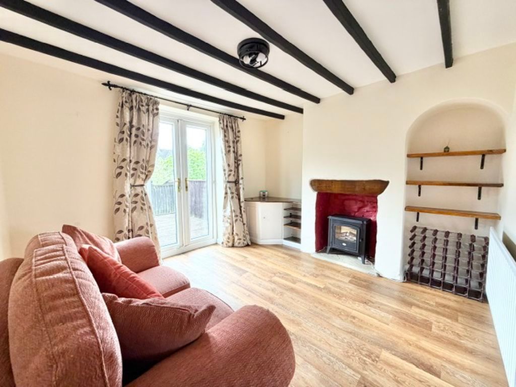 Property photo 3 of 19 Lounge