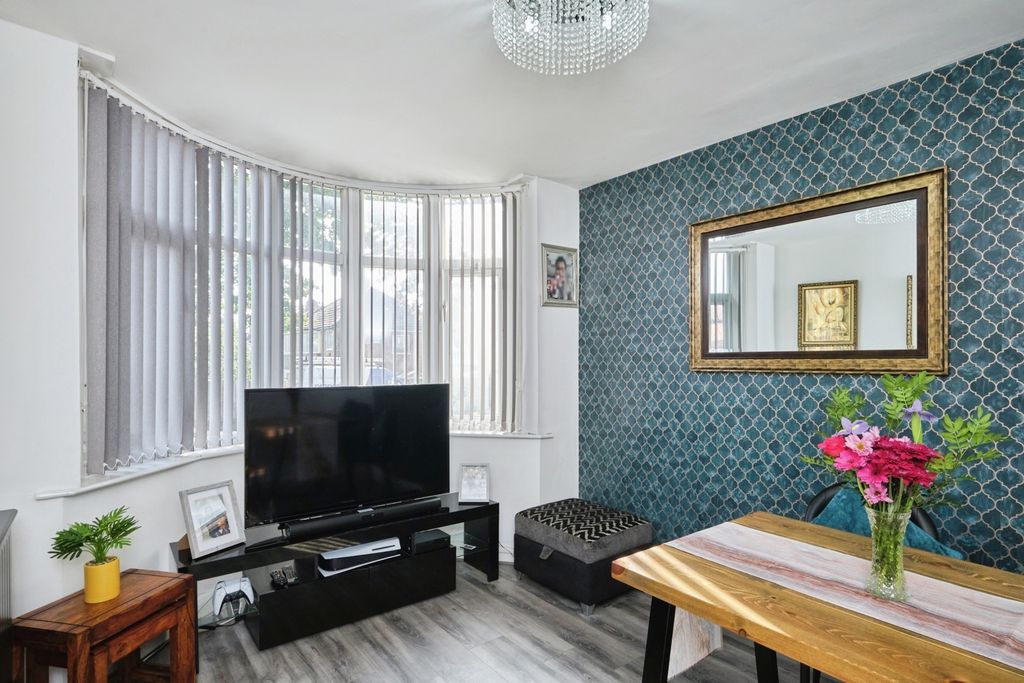 Property photo 2 of 20 Photo