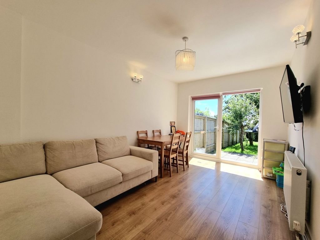 Property photo 2 of 28