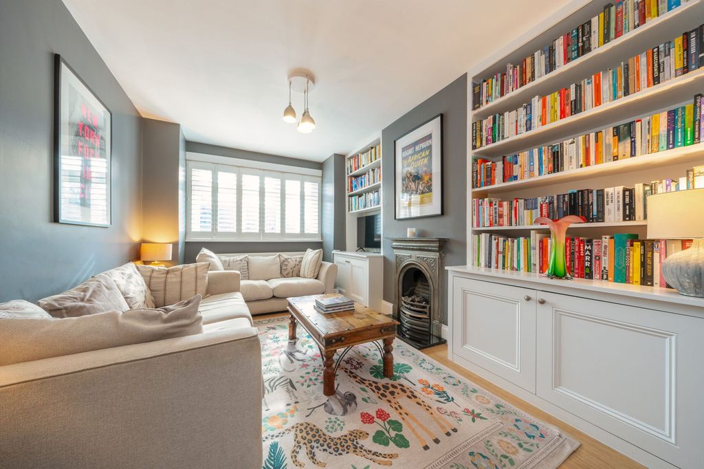 Property photo 2 of 12