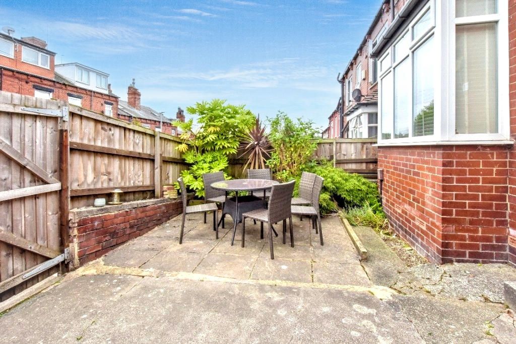 Property photo 1 of 15 31 Woodside 8