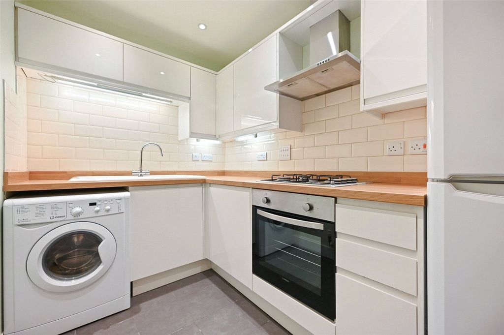 Property photo 3 of 8 Kitchen