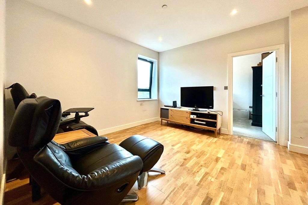 Property photo 2 of 10 Picture No. 02