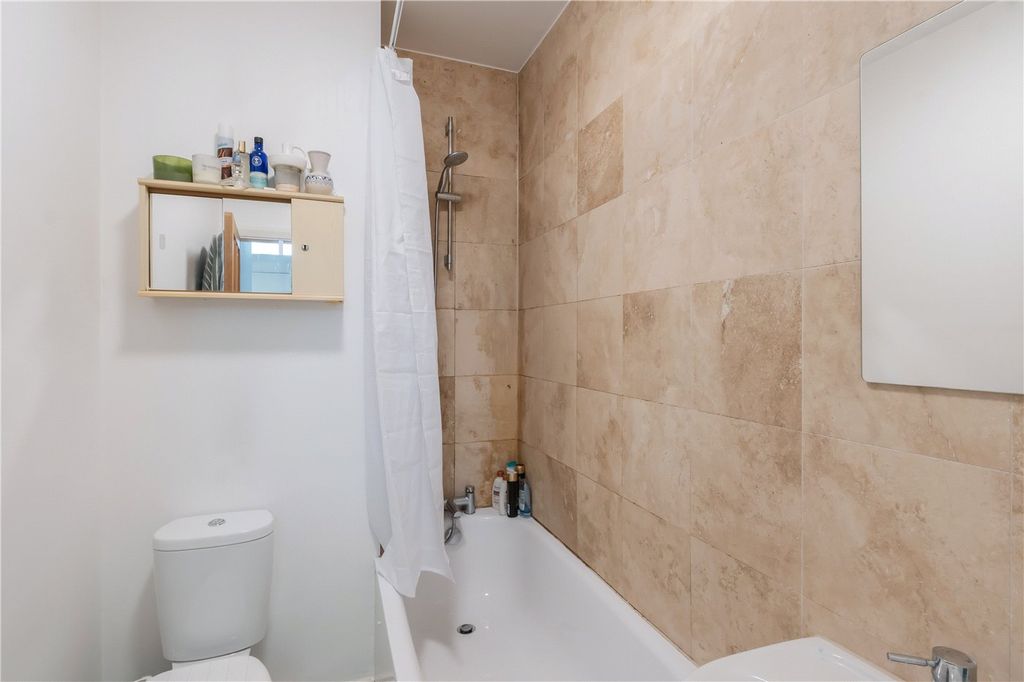 Property photo 2 of 6 Bathroom