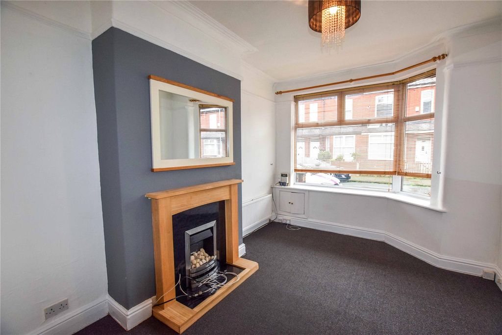 Property photo 2 of 12 Picture No. 04