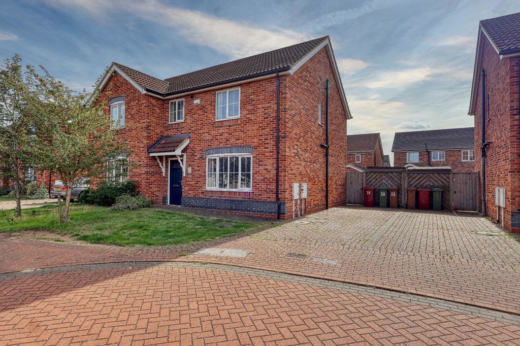 Property photo 1 of 14 Frontal