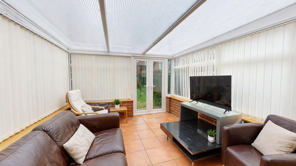 Property photo 3 of 9 Conservatory