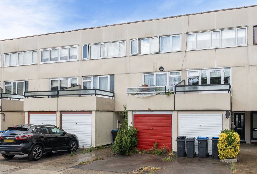 Property photo 1 of 18 1456482-17-6A05Ca...