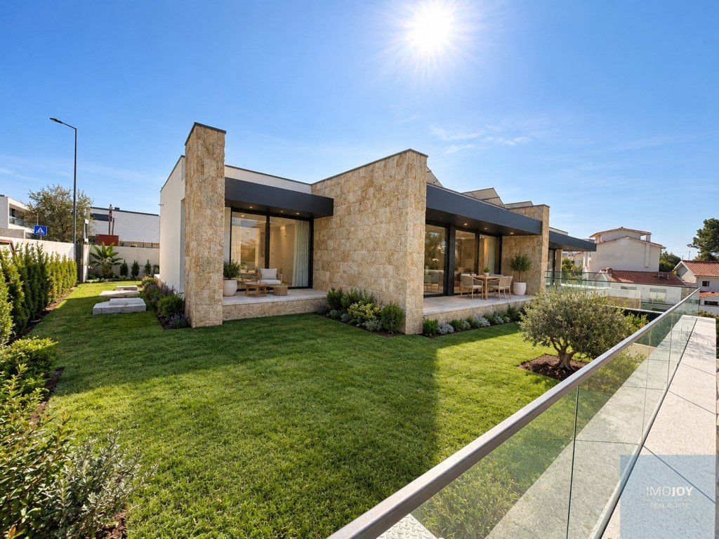 Property photo 1 of 30 3 Bedroom Villa With Pool Near The Beach In Vila Nova De Gaia