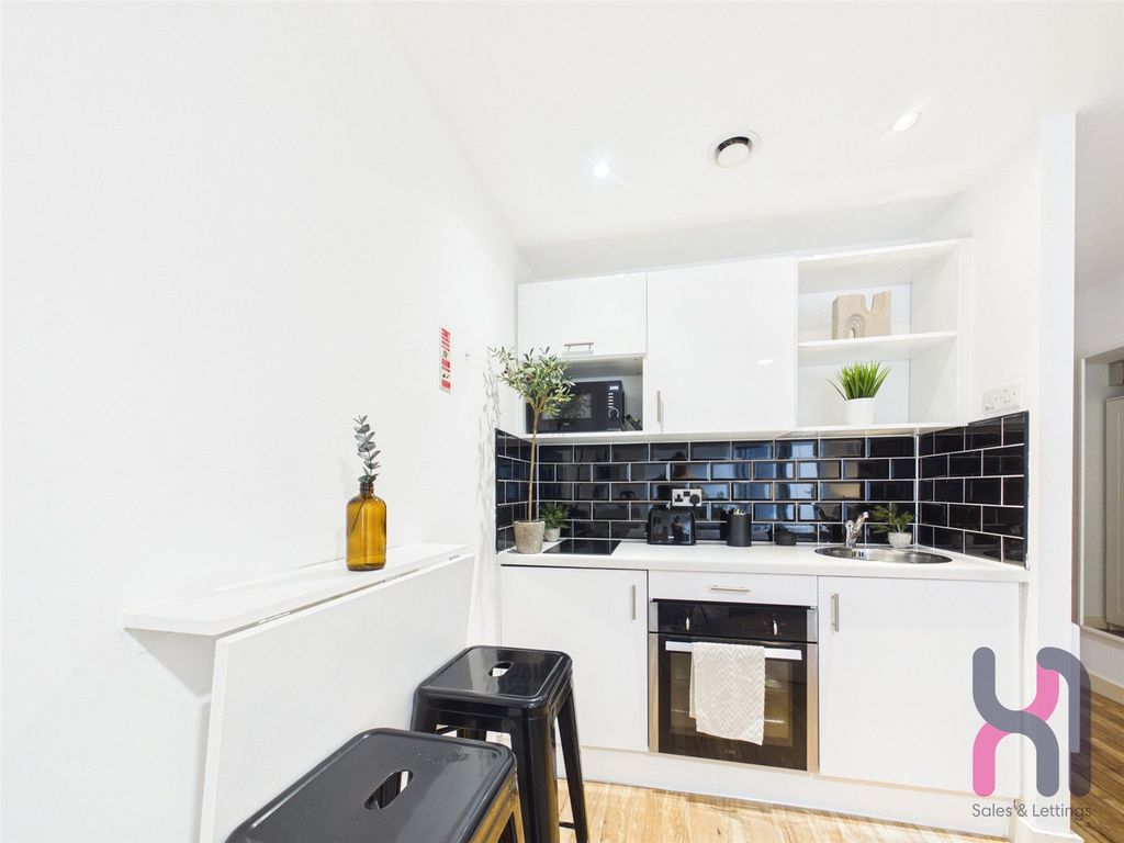 Property photo 3 of 8 Picture No. 16