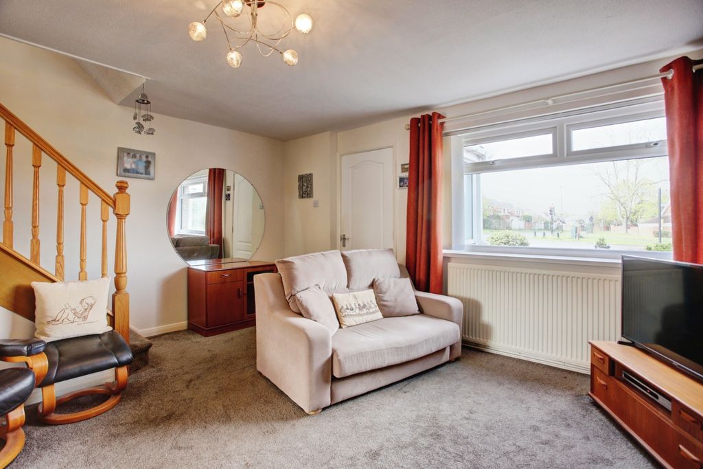 Property photo 3 of 15 Living Room